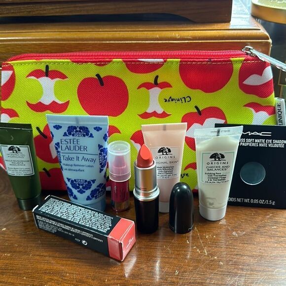 Makeup Lot  - Picture 1 of 8